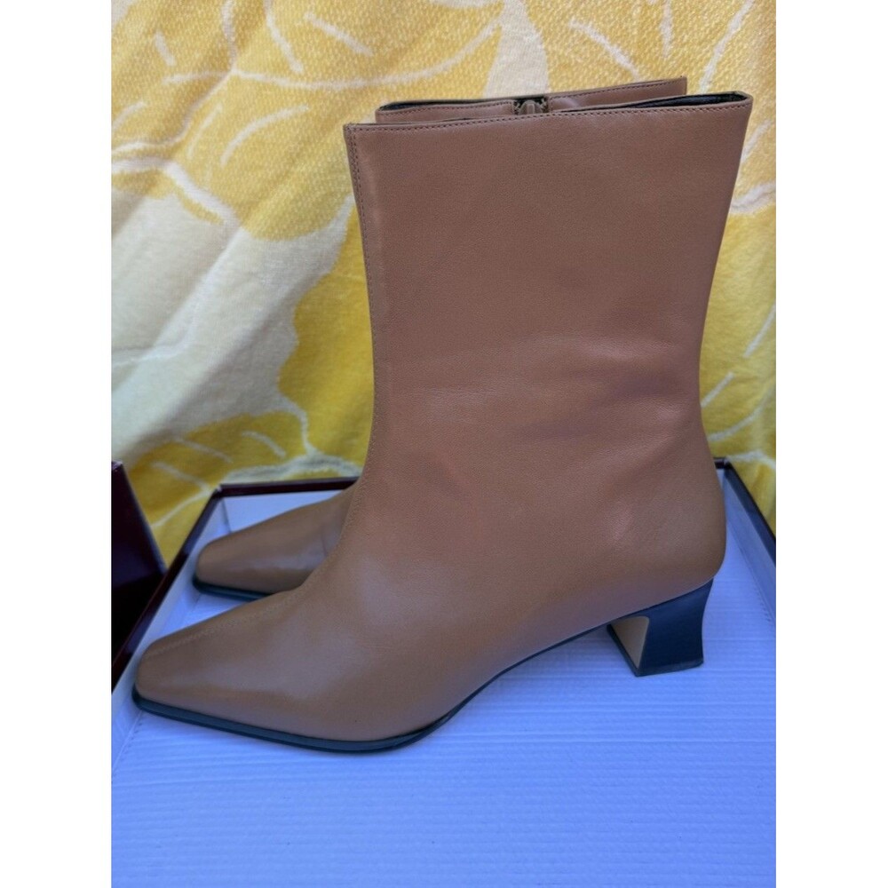 New In Box Etienne Aigner Camel Leather Camera Boots Size 8.5M